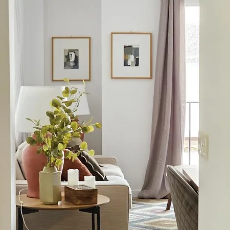 아파트 Brand New Center